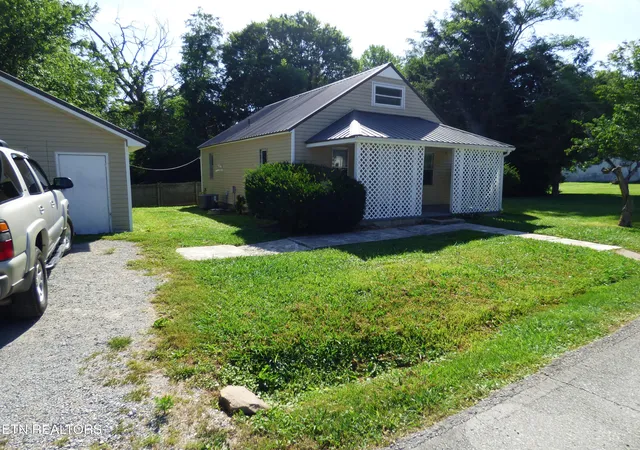 Homes for sale in Crossville, TN | 128 Harrison Ave, Crossville, TN 38555 | MLS# 1346832