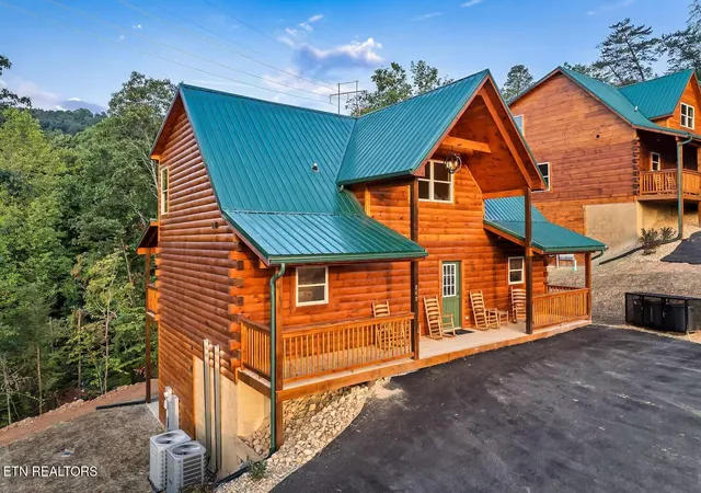 Photo 3 of Single family home for sale at 848 String Run Way, Pigeon Forge, TN 37863 | MLS# 1346823 | Listing updated on 2026-07-03