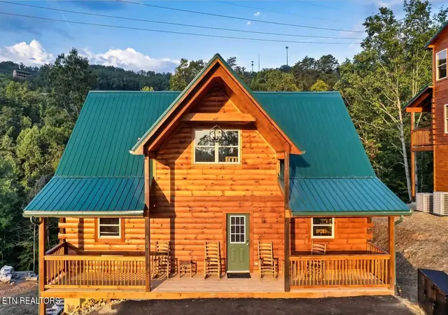 Photo 3 of Single family home for sale at 848 String Run Way, Pigeon Forge, TN 37863 | MLS# 1346823 | Listing updated on 2026-07-03