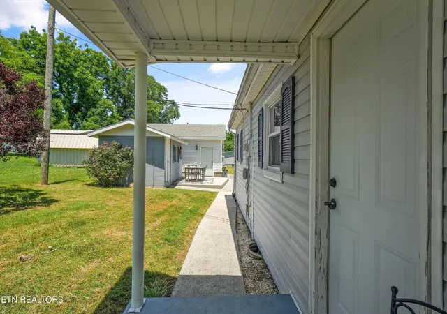 Homes for sale in Sweetwater, TN | 213 Key Kile Rd, Sweetwater, TN 37874 | MLS# 1346872