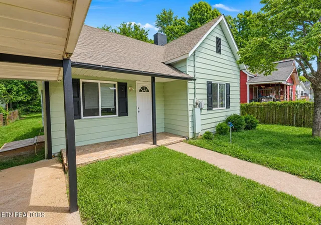 Homes for sale in Knoxville, TN | 1321 Brookside Ave, Knoxville, TN 37921 | MLS# 1346833