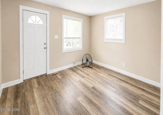 Photo 3 of Single family home for sale at 1321 Brookside Ave, Knoxville, TN 37921 | MLS# 1346833 | Listing updated on 2026-09-17