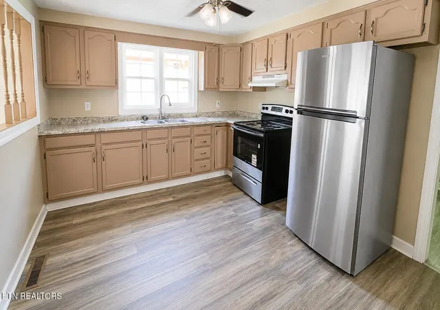 Photo 3 of Single family home for sale at 1321 Brookside Ave, Knoxville, TN 37921 | MLS# 1346833 | Listing updated on 2026-09-17