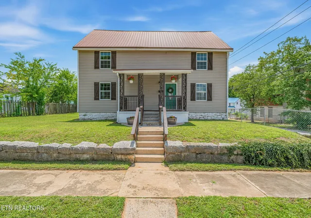 Homes for sale in Harriman, TN | 431 Carter Ave, Harriman, TN 37748 | MLS# 1346857