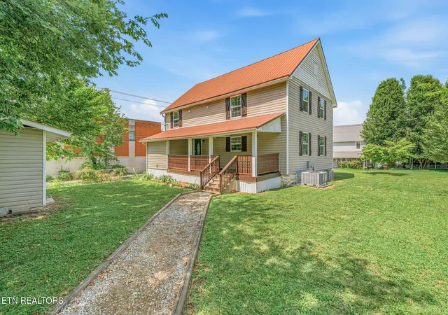 Homes for sale in Harriman, TN | 431 Carter Ave, Harriman, TN 37748 | MLS# 1346857