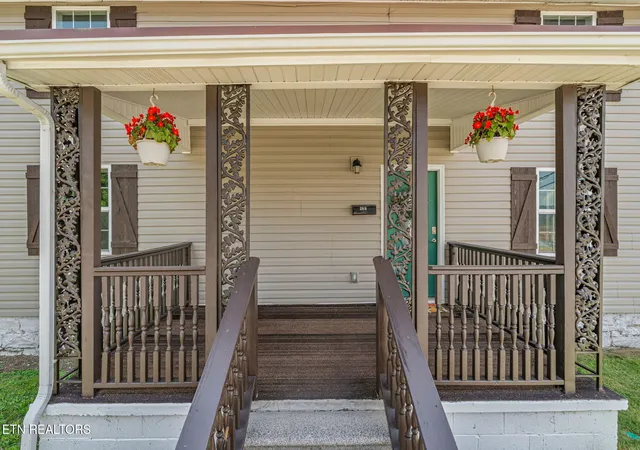 Homes for sale in Harriman, TN | 431 Carter Ave, Harriman, TN 37748 | MLS# 1346857