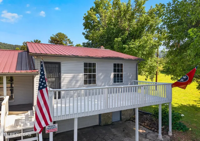 Homes for sale in Thorn Hill, TN | 1834 Mountain Valley Hwy 131, Thorn Hill, TN 37881 | MLS# 1346877