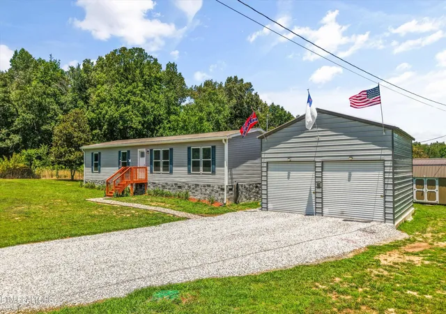Homes for sale in Lancing, TN | 158 Frankfort Rd, Lancing, TN 37770 | MLS# 1346908