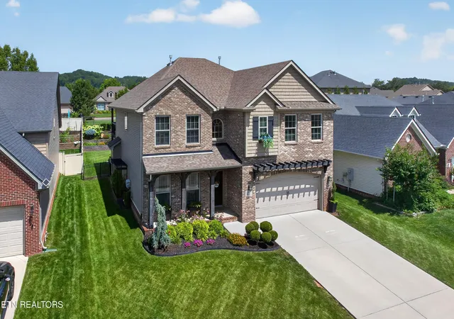 Homes for sale in Knoxville, TN | 1937 Piperton Ln, Knoxville, TN 37931 | MLS# 1346985