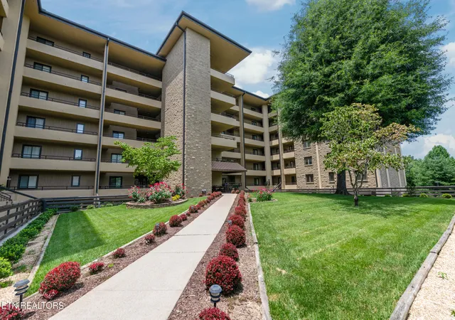 Homes for sale in Gatlinburg, TN | 1704 Hidden Hills Rd #APT 108, Gatlinburg, TN 37738 | MLS# 1347199
