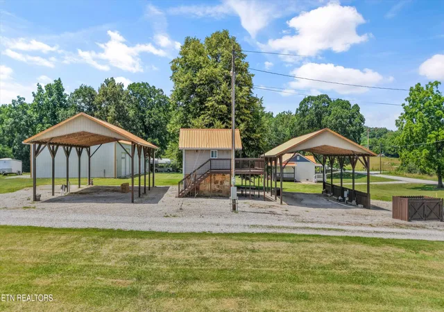 Homes for sale in Sunbright, TN | 131 Burrville Rd, Sunbright, TN 37872 | MLS# 1346924