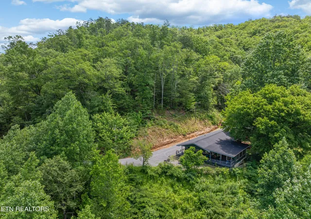 3rd image of 2792 Happy Hollow Rd, Sevierville, TN 37862 | MLS# 1346952