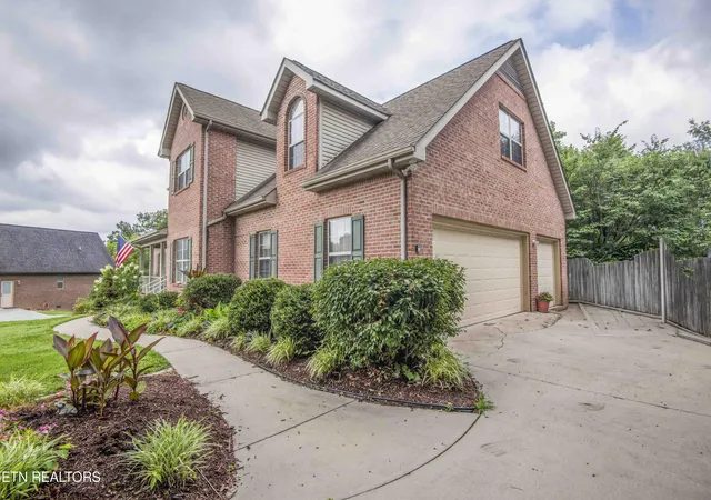 Photo 2 of Single family home for sale at 7421 Castlegate Blvd, Knoxville, TN 37918 | MLS# 1346991 | Listing updated on 2026-09-15