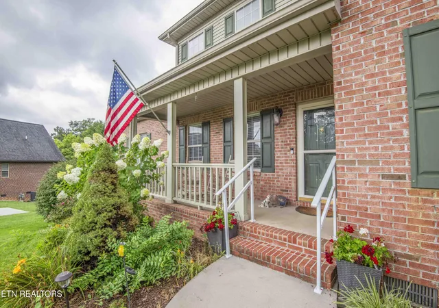 Photo 3 of Single family home for sale at 7421 Castlegate Blvd, Knoxville, TN 37918 | MLS# 1346991 | Listing updated on 2026-09-15