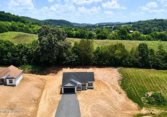 Homes for sale in Parrottsville, TN | 243 Splendor Wy, Parrottsville, TN 37843 | MLS# 1347000