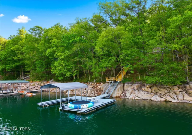 Homes for sale in Speedwell, TN | 123 Flat Lake Cir, Speedwell, TN 37870 | MLS# 1347013