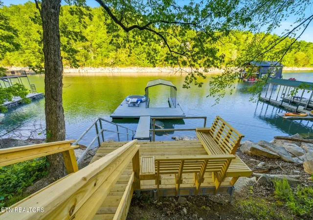 Homes for sale in Speedwell, TN | 123 Flat Lake Cir, Speedwell, TN 37870 | MLS# 1347013