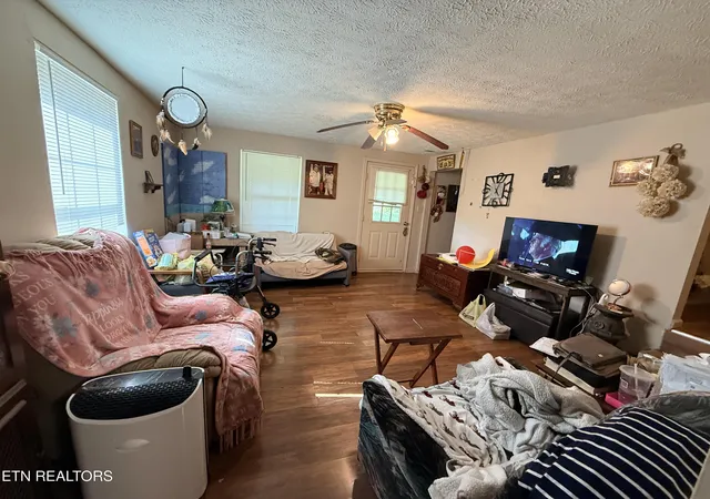 Photo 3 of Single family home for sale at 1031 Dryden Loop, Dryden, VA 24243 | MLS# 1347269 | Listing updated on 2026-08-18