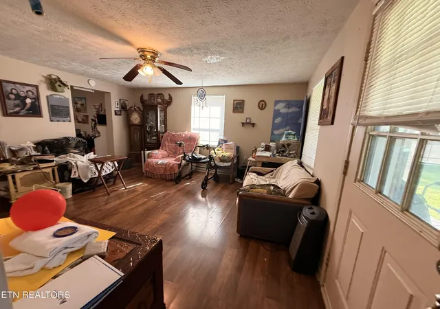 Photo 4 of Single family home for sale at 1031 Dryden Loop, Dryden, VA 24243 | MLS# 1347269 | Listing updated on 2026-08-18