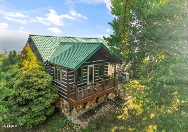 Photo 1 of Single family home for sale at 2825 Top Rd, Sevierville, TN 37876 | MLS# 1347035 | Listing updated on 2026-10-23