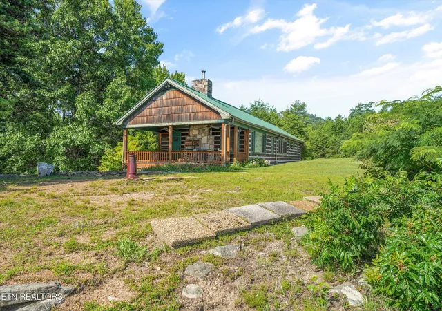 Photo 4 of Single family home for sale at 2825 Top Rd, Sevierville, TN 37876 | MLS# 1347035 | Listing updated on 2026-10-23