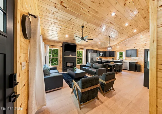 Photo 3 of Single family home for sale at 2670 Grassy Branch Loop, Sevierville, TN 37876 | MLS# 1347057 | Listing updated on 2026-10-08