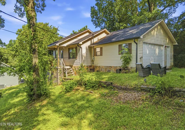 Homes for sale in Maynardville, TN | 205 Booker Rd, Maynardville, TN 37807 | MLS# 1347152
