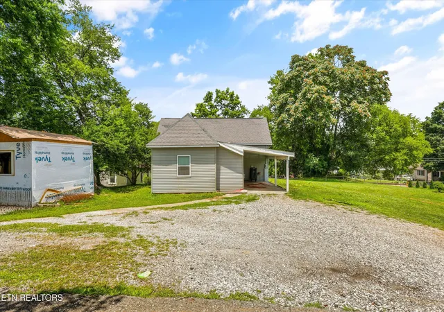 Homes for sale in Knoxville, TN | 1760 Mcclung Ave, Knoxville, TN 37920 | MLS# 1347162
