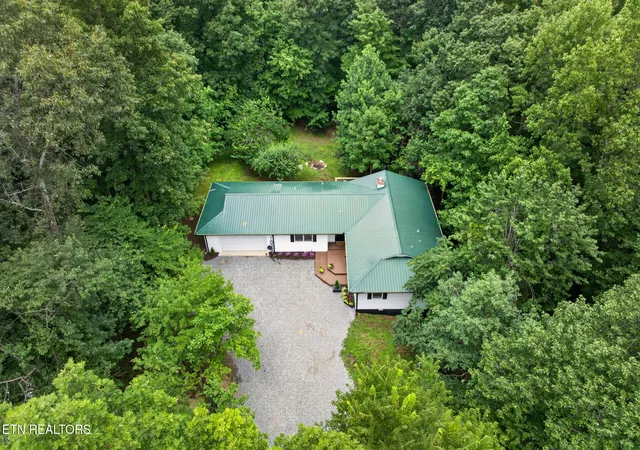 Homes for sale in Monterey, TN | 41 Jump Off Pl Pl, Monterey, TN 38574 | MLS# 1347525