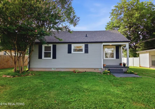 Photo 1 of Single family home for sale at 1613 Madison Ave, Maryville, TN 37804 | MLS# 1347084 | Listing updated on 2026-09-12