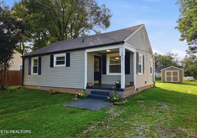 Photo 2 of Single family home for sale at 1613 Madison Ave, Maryville, TN 37804 | MLS# 1347084 | Listing updated on 2026-09-12