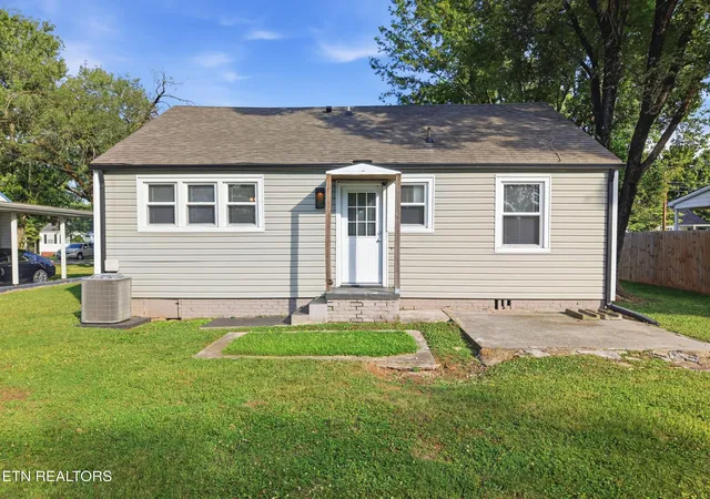 Photo 3 of Single family home for sale at 1613 Madison Ave, Maryville, TN 37804 | MLS# 1347084 | Listing updated on 2026-09-12