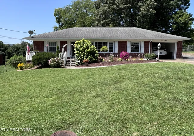 Homes for sale in Clinton, TN | 313 Cross St, Clinton, TN 37716 | MLS# 1347181