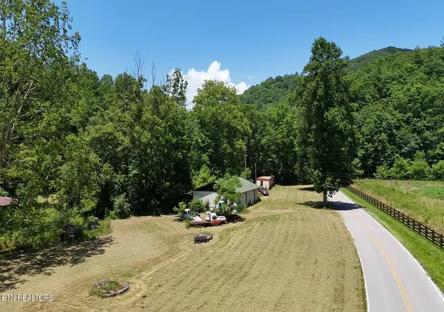 Homes for sale in Oneida, TN | 3894 Buffalo Rd, Oneida, TN 37841 | MLS# 1347097