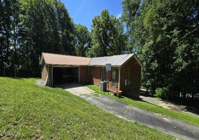 Homes for sale in Oneida, TN | 346 Hc Smith Dr, Oneida, TN 37841 | MLS# 1347281