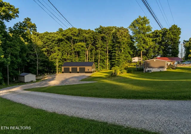 Photo 4 of Single family home for sale at 7201 Glade Crk Rd, Sparta, TN 38583 | MLS# 1347404 | Listing updated on 2026-09-21