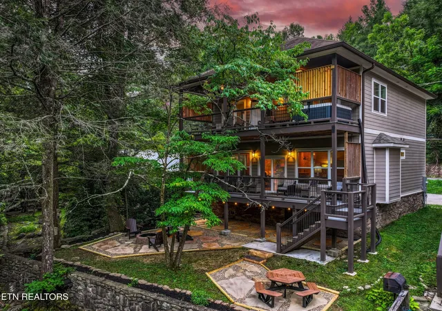 Homes for sale in Gatlinburg, TN | 510 Hemlock St, Gatlinburg, TN 37738 | MLS# 1347236