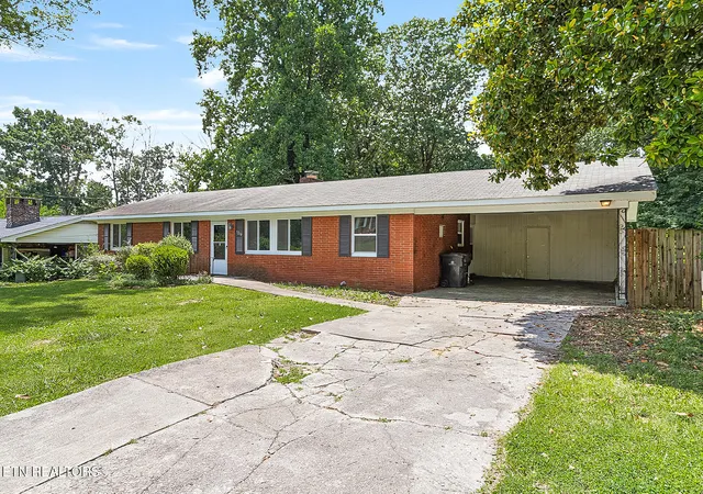 Photo 3 of Single family home for sale at 1719 Woodhaven Dr, Knoxville, TN 37914 | MLS# 1348064 | Listing updated on 2026-09-12
