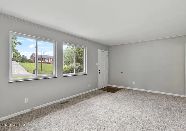 Photo 4 of Single family home for sale at 1719 Woodhaven Dr, Knoxville, TN 37914 | MLS# 1348064 | Listing updated on 2026-09-12