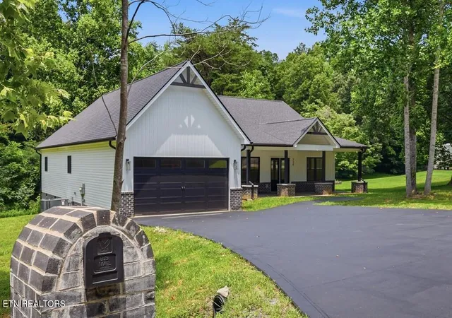 Homes for sale in Cookeville, TN | 320 Christie Cir, Cookeville, TN 38501 | MLS# 1347489