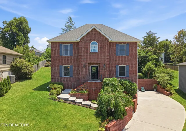 Photo 1 of Single family home for sale at 10108 Lonely Oak Ln, Knoxville, TN 37932 | MLS# 1347385 | Listing updated on 2026-07-27