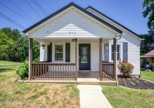 Homes for sale in Jefferson City, TN | 802 Laurel St, Jefferson City, TN 37760 | MLS# 1347275