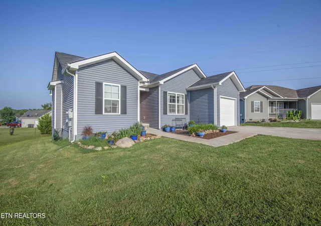 Homes for sale in Loudon, TN | 139 Hartfield Ln, Loudon, TN 37774 | MLS# 1347160
