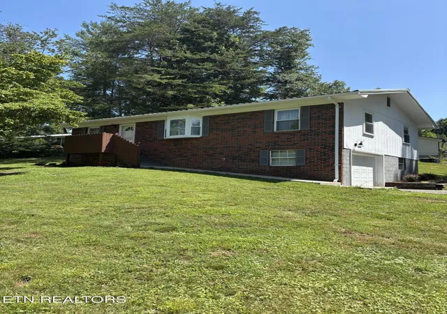 Homes for sale in Harrogate, TN | 105 Nelson St, Harrogate, TN 37752 | MLS# 1347208