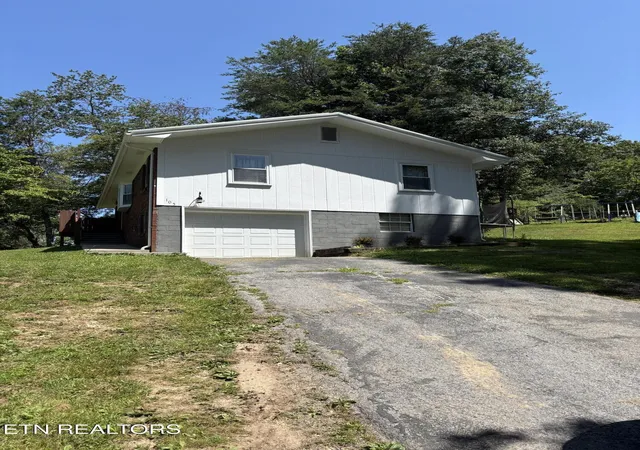Homes for sale in Harrogate, TN | 105 Nelson St, Harrogate, TN 37752 | MLS# 1347208