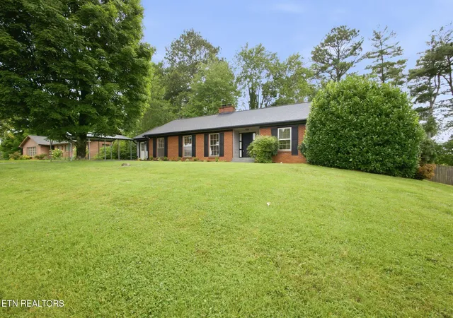Homes for sale in Jefferson City, TN | 1405 Leon Dr, Jefferson City, TN 37760 | MLS# 1347482