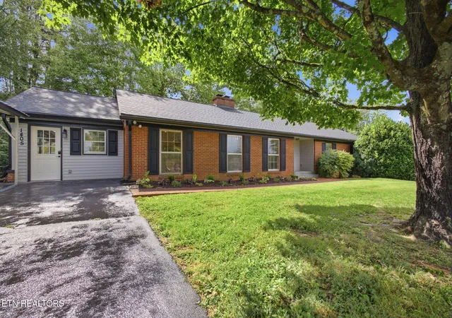 Homes for sale in Jefferson City, TN | 1405 Leon Dr, Jefferson City, TN 37760 | MLS# 1347482