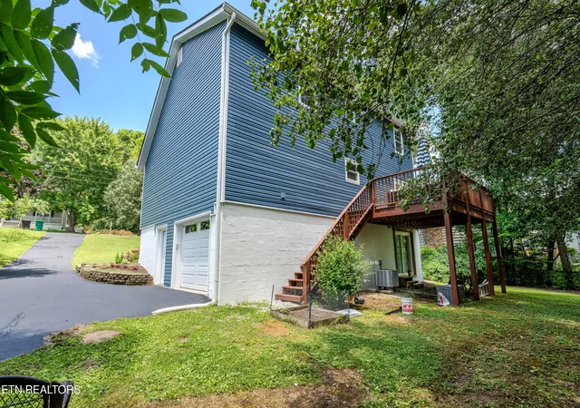 Homes for sale in Knoxville, TN | 10112 Lonesome Pine Dr, Knoxville, TN 37932 | MLS# 1347360