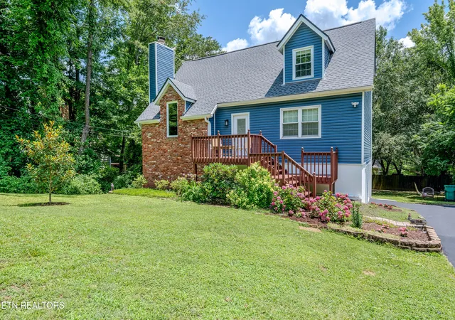 Homes for sale in Knoxville, TN | 10112 Lonesome Pine Dr, Knoxville, TN 37932 | MLS# 1347360