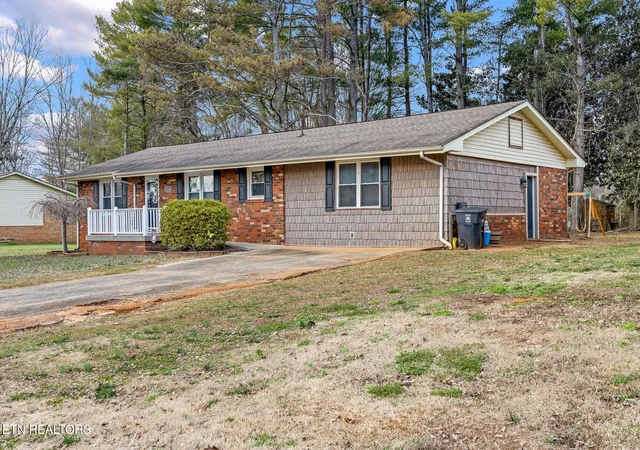 Homes for sale in Athens, TN | 1222 Miami St, Athens, TN 37303 | MLS# 1347153